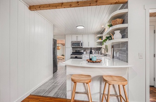 Fennville House | Remodeled 2-bedroom house with hot tub, 7mins to Saugatuck & beach