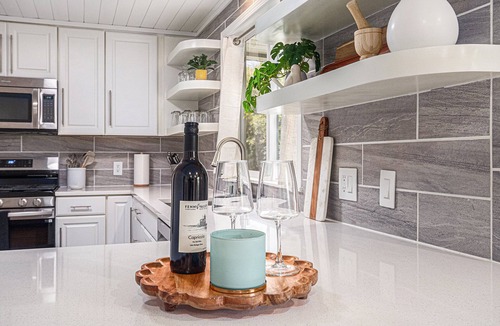 Fennville House | Remodeled 2-bedroom house with hot tub, 7mins to Saugatuck & beach