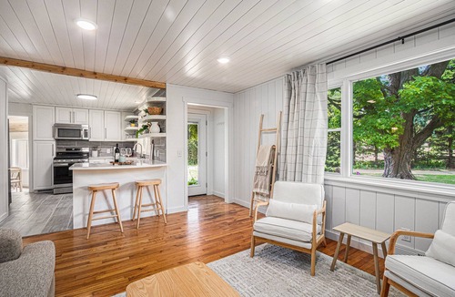 Fennville House | Remodeled 2-bedroom house with hot tub, 7mins to Saugatuck & beach