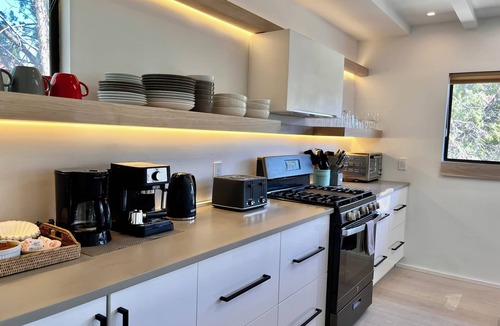 Uptown Sedona House | Remodeled,2blocksWalkingD From Shops/Restaurants/Activities/Hiking Trails/HotTub