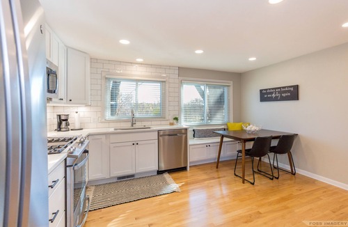 Monona House | Remodeled 3 bedroom home in Monona. Close to Downtown!