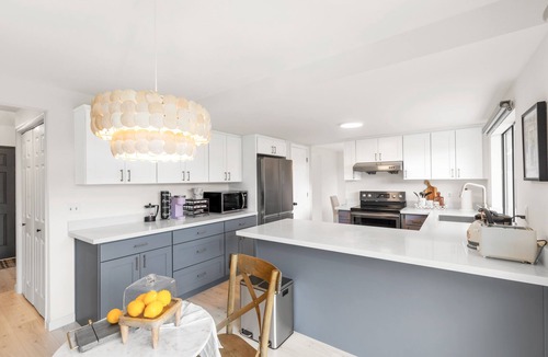 Cougar Mountain House | Remodeled 4BR Artistical Villa/ Gym&Music&Game