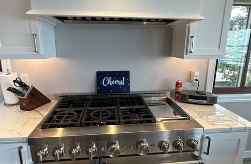 Clear Lake House | Remodeled 5bed-3bath up to 14 family members on the lake. Give them the best!