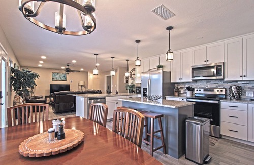 Carlsbad House | Remodeled 6 Bed, 5 bath on 15 acres! Owned and Operated by a Premier Host!