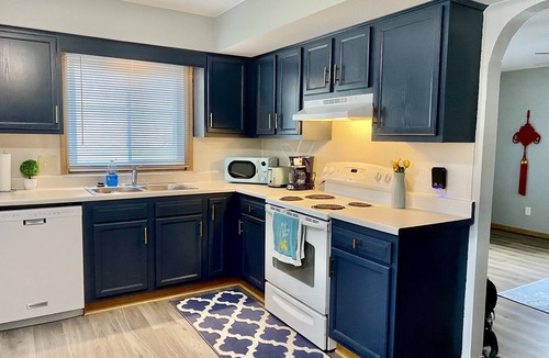 Council Bluffs Apartment | Remodeled apartment in central location