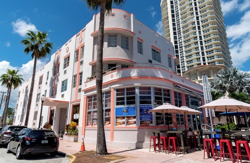 North Beach Apartment | Remodeled Beachfront Studio w/Beach Essentials. Just steps from the beach!