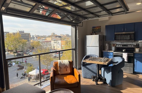 Lawrence Condo | Remodeled BOHO Condo - 1 Block to Mass Street!