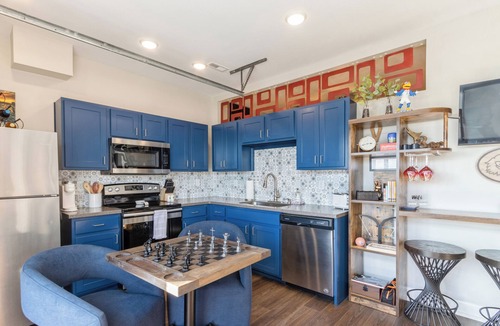 Lawrence Condo | Remodeled BOHO Condo - 1 Block to Mass Street!