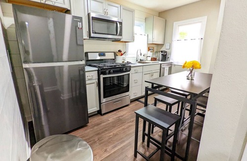 Bettendorf House | Remodeled Comfort Home Bettendorf + Fenced yard