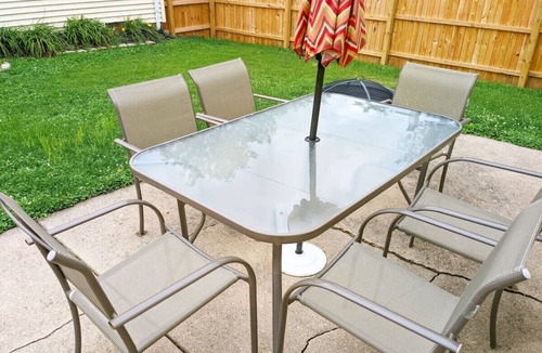 Bettendorf House | Remodeled Comfort Home Bettendorf + Fenced yard