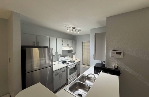 East Riverside - Oltorf Apartment | Remodeled Condo Minutes From South Congress and Downtown
