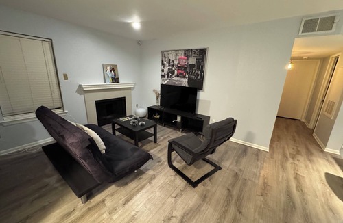 East Riverside - Oltorf Apartment | Remodeled Condo Minutes From South Congress and Downtown