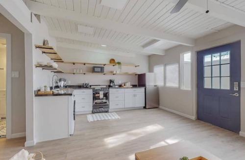 Albuquerque Apartment | Remodeled Courtyard Apt w/King Bed, In-Unit W&D