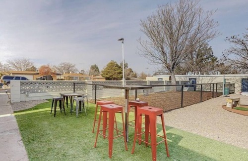Albuquerque Apartment | Remodeled Courtyard Apt w/King Bed, In-Unit W&D