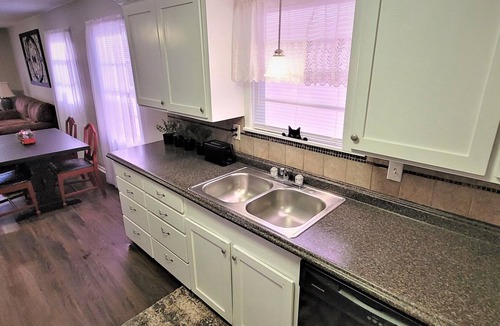 Abilene House | REMODELED COZY COTTAGE