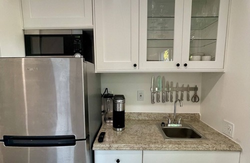 New Town Cottage | Remodeled cozy retreat - Key West