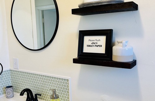 Albany House | Remodeled, cozy, vintage charmer