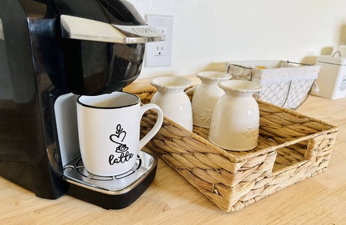 Albany House | Remodeled, cozy, vintage charmer