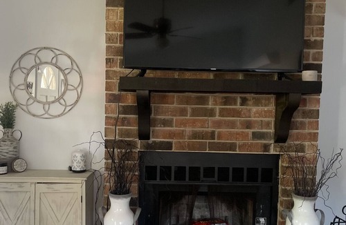 Alexandria House | Remodeled duplex with fireplace and patio