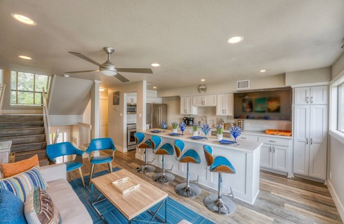 Horseshoe Bay House | Remodeled Family Waterfront Townhome in the Heart of Horseshoe Bay