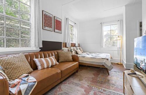 Durham House | Remodeled Farmhouse, Central, with Yoga room