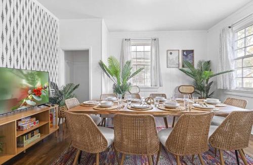 Durham House | Remodeled Farmhouse, Central, with Yoga room
