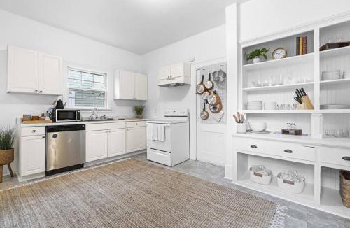 Durham House | Remodeled Farmhouse, Central, with Yoga room