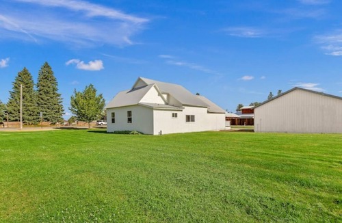 Carey House | Remodeled Farmhouse near Silver Creek for fly fishing and Craters of the Moon