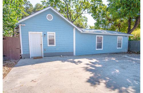 Five Points Apartment | Remodeled Historic 1BR1BA House Near Downtown