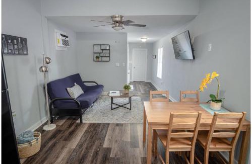 Five Points Apartment | Remodeled Historic 1BR1BA House Near Downtown