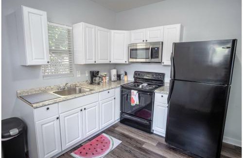 Five Points Apartment | Remodeled Historic 1BR1BA House Near Downtown