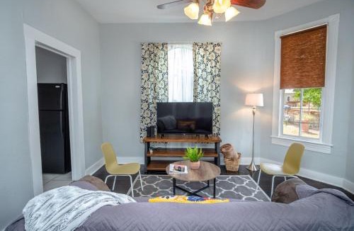 Five Points Apartment | Remodeled Historic 2BR 1BA House Near Downtown