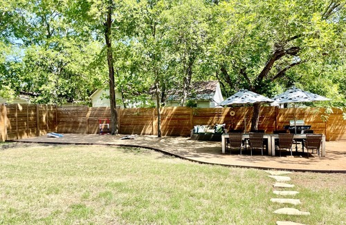 Hico House | Remodeled historic cottage, 2-min walk to downtown.