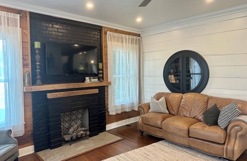 Waco House | Remodeled home, close to Magnolia, Cameron Park, downtown Waco/Baylor University