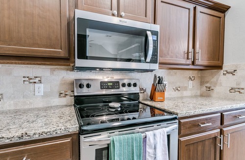 Edmond House | Remodeled home in quiet neighborhood-kid friendly