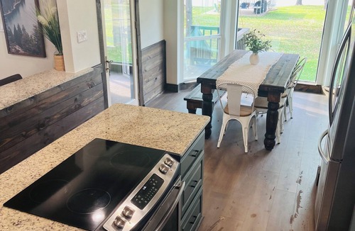 Lone Oak House | Remodeled Home, Private Dock, Boat Lift, Game Room, Fire Pit - Amazing Sunsets