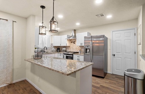 Las Cruces House | Remodeled home w/pool and centrally located!