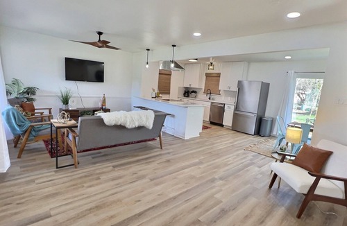 Universal City House | Remodeled home with firepit! 1 mile to Randolph AFB & 3 parks!