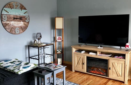 Johnson City House | Remodeled home with a view, close to BGM airport.