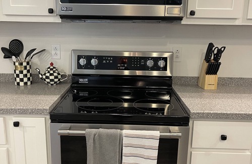 Town of Varick House | Remodeled Lake House 4 Bed/3 bath, Pet Friendly Enjoy Fall on Cayuga Lake!