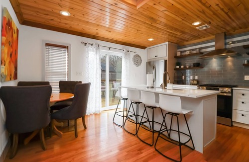 Prairie Creek House | Remodeled Lakehouse with Fire Pit by Beaver Lake