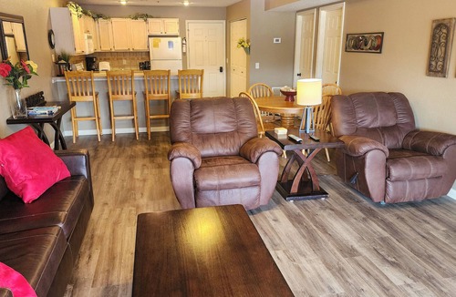 Osage Beach Condo | Remodeled Ledges Lakefront 2BR Condo! No Steps. Walk-In Unit w/WiFi.