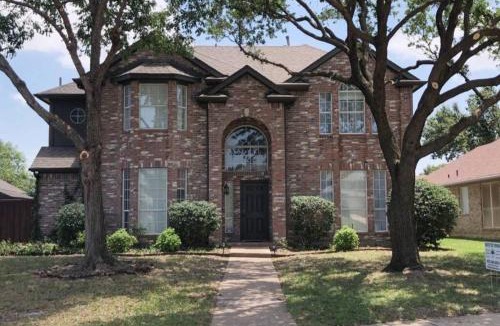 Lewisville Villa | Remodeled luxury with Proximity
