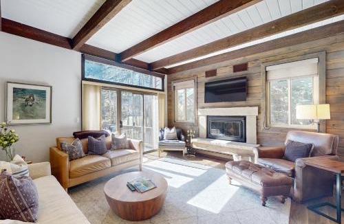 Eagle-Vail House | Remodeled Mountain-View Escape