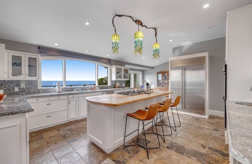 Mendocino House | Remodeled oceanfront estate with Studio Cottage
