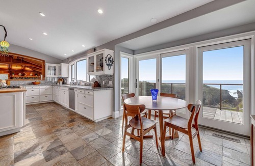 Mendocino House | Remodeled oceanfront estate with Studio Cottage