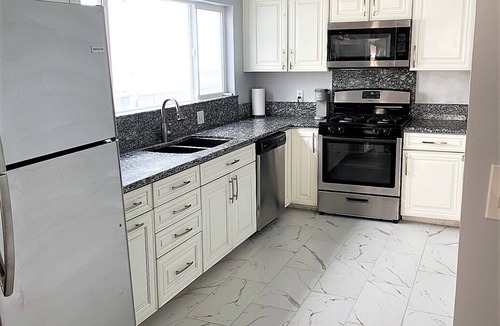 West Hollywood Condo | Remodeled rental in the heart of West Hollywood WeHo