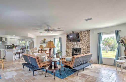 Homosassa House | Remodeled Retreat on Homosassa River Canal!
