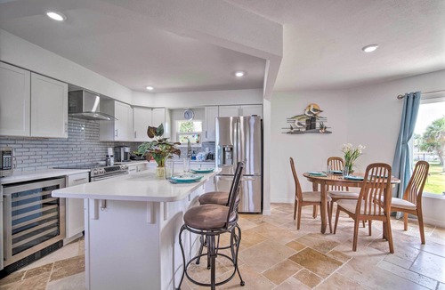 Homosassa House | Remodeled Retreat on Homosassa River Canal!