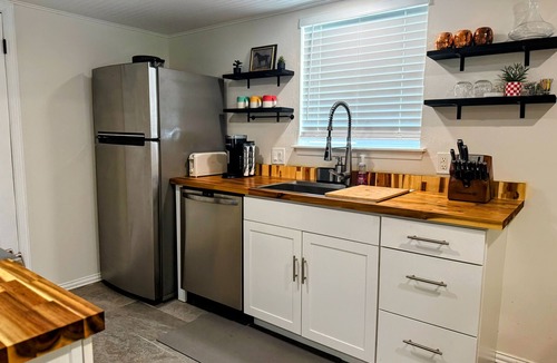 St. Edwards Condo | Remodeled SoCo Home Near Downtown